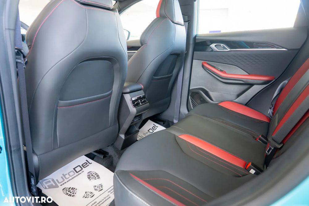 Geely Coolray - 16