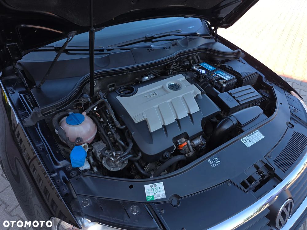 Volkswagen Passat 2.0 TDI Comfortline - 14