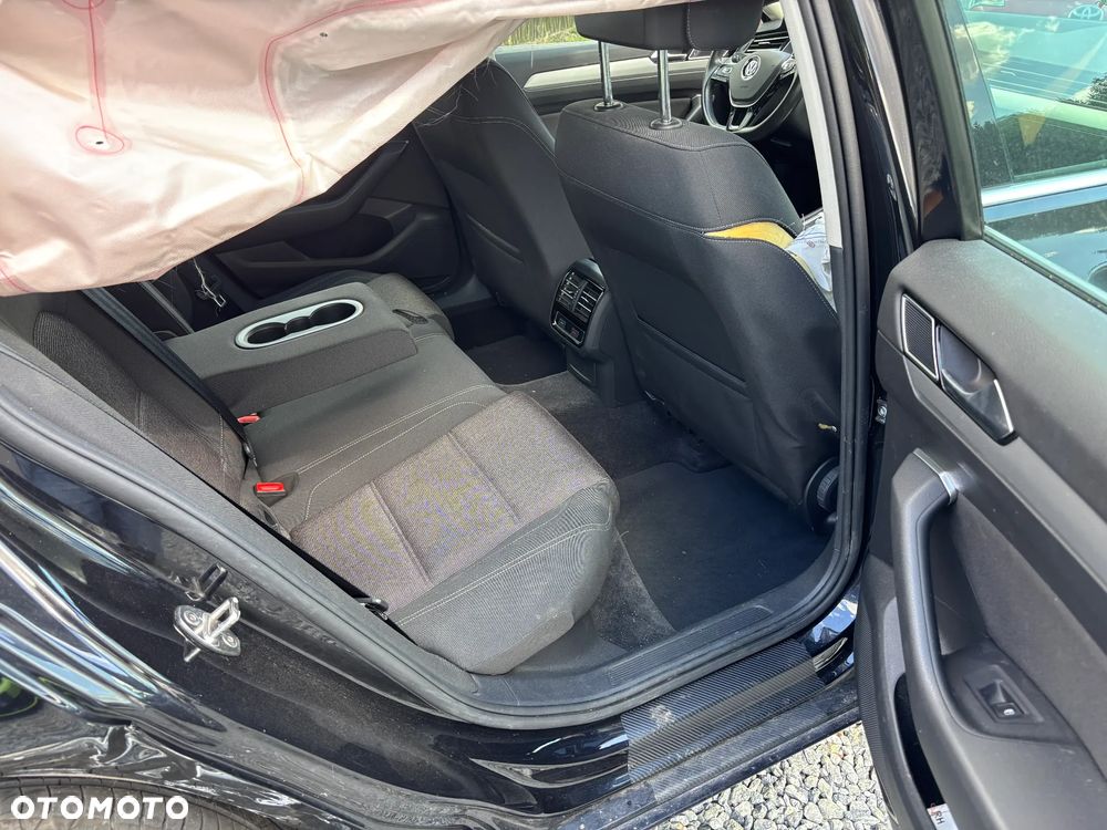 Volkswagen Passat Variant 2.0 TDI DSG (BlueMotion Technology) Comfortline - 20