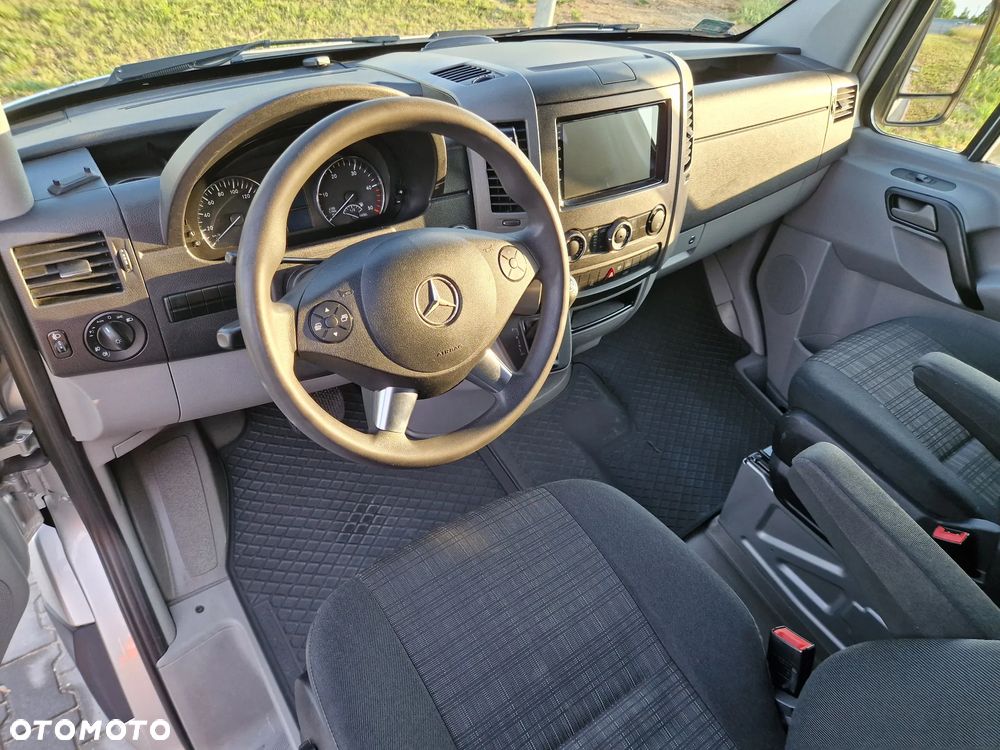 Mercedes-Benz Sprinter - 9