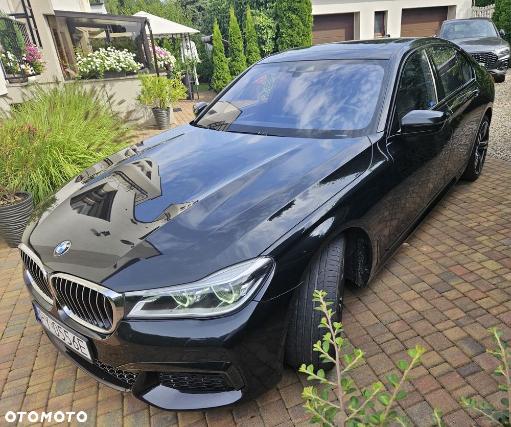 BMW Seria 7 750i xDrive - 1
