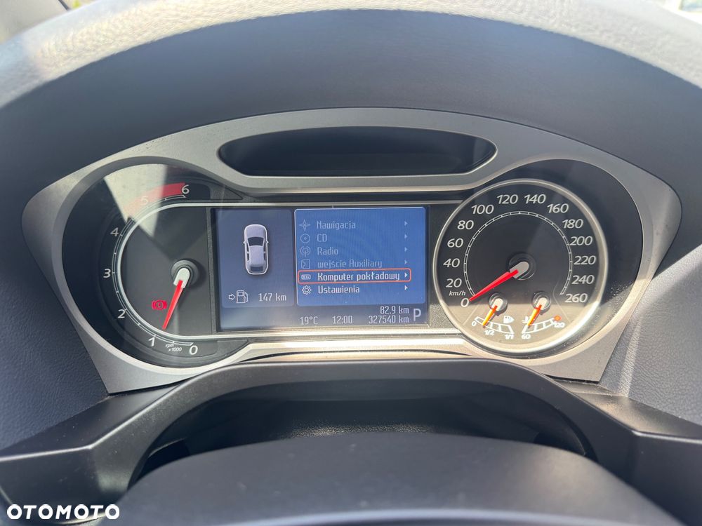 Ford S-Max 2.0 TDCi DPF Champions Edition - 33
