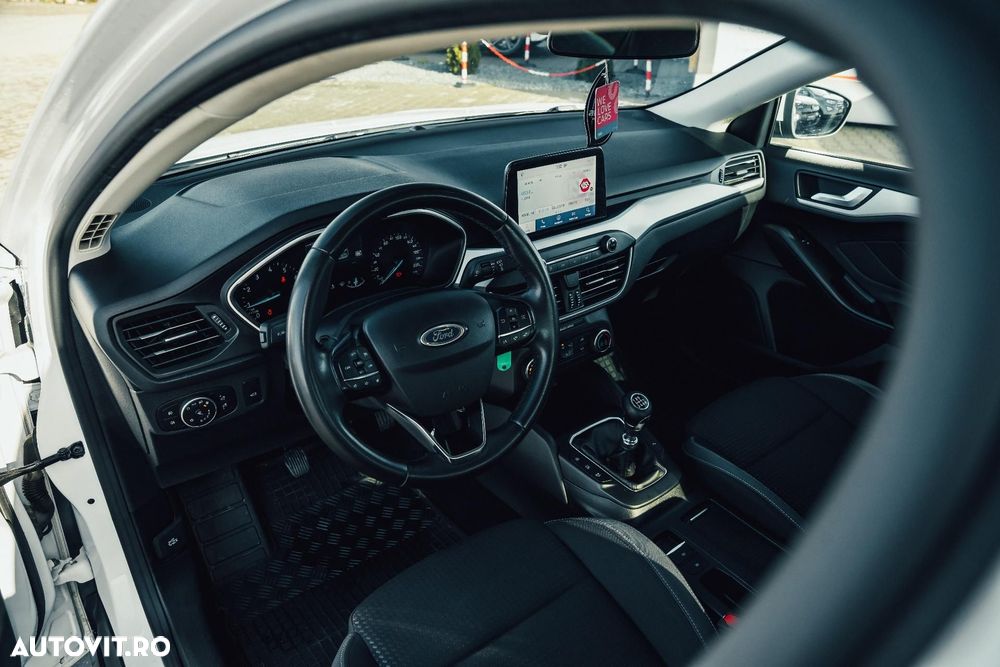 Ford Focus - 8