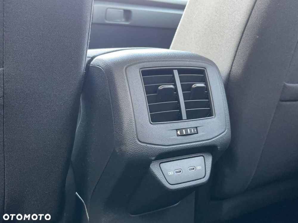 Volkswagen T-Roc 1.5 TSI Life DSG - 17