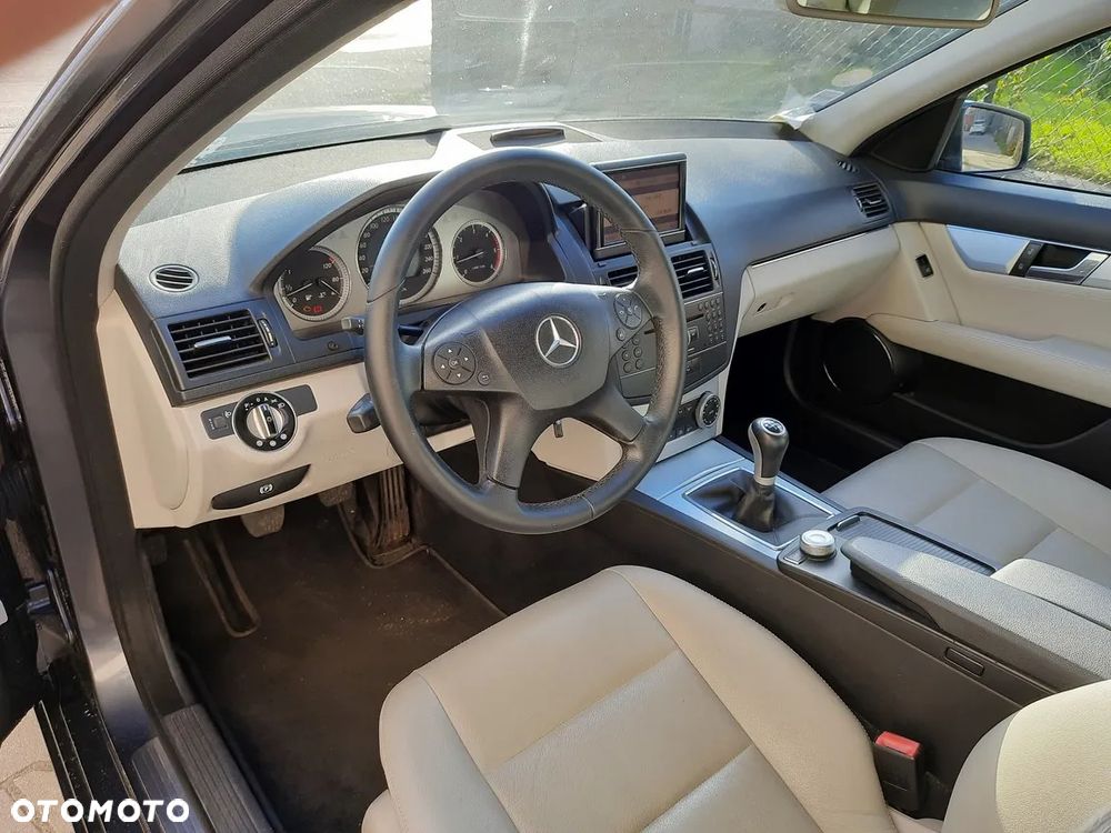 Mercedes-Benz Klasa C 220 CDI Avantgarde - 16