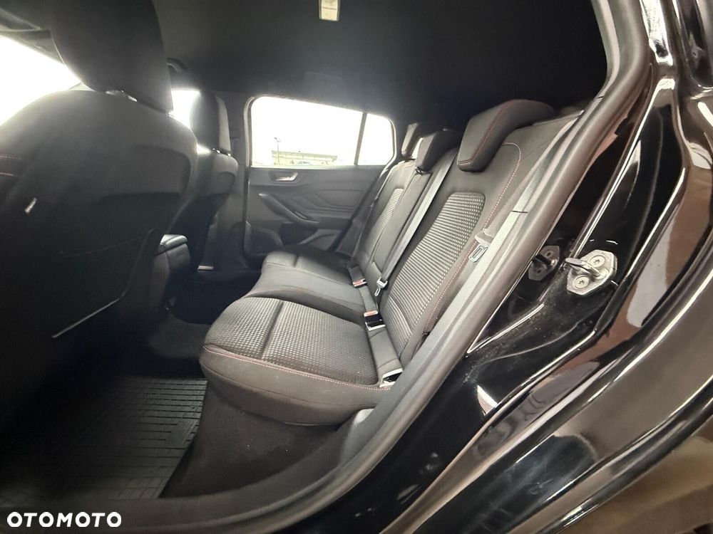 Ford Focus 1.0 EcoBoost mHEV ST-Line X - 11