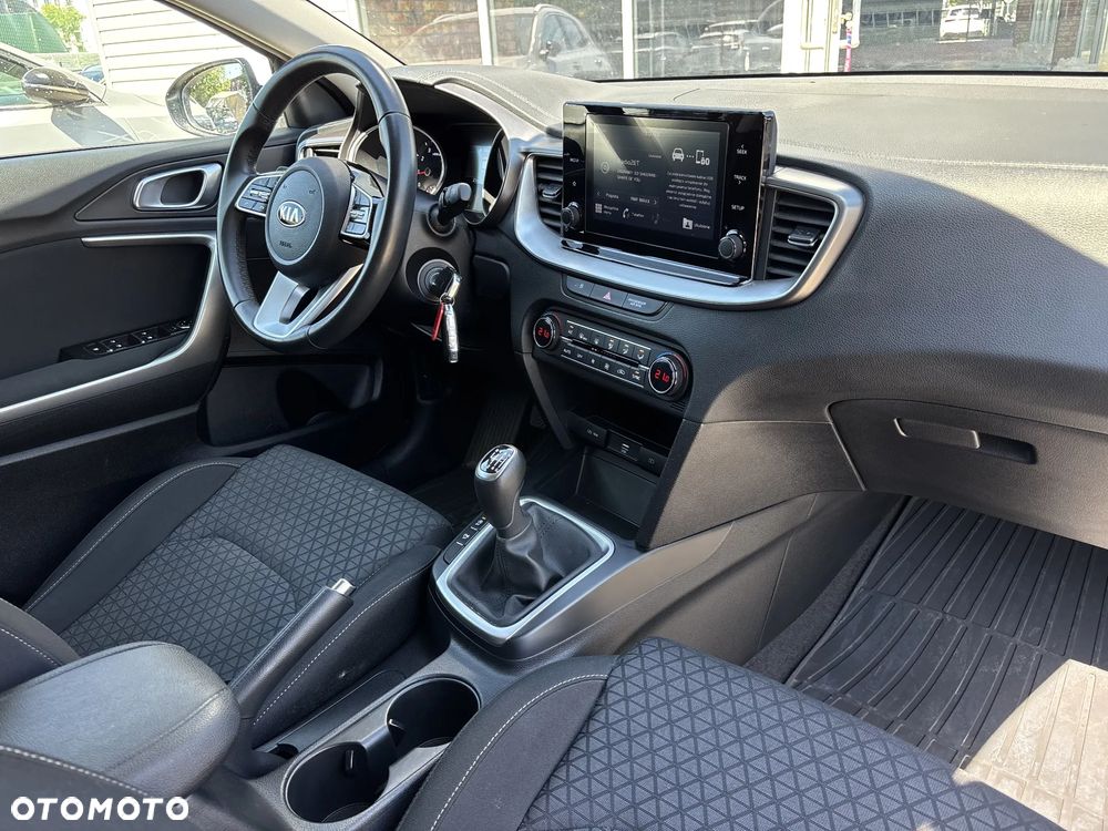 Kia XCeed 1.5 T-GDI M - 11