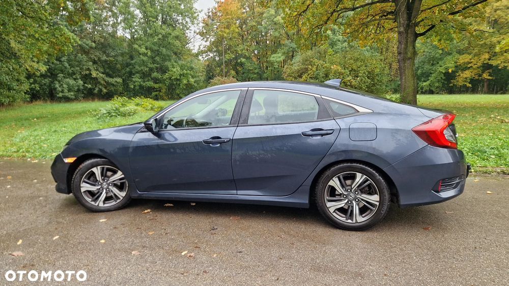 Honda Civic 1.5 T Elegance CVT - 2