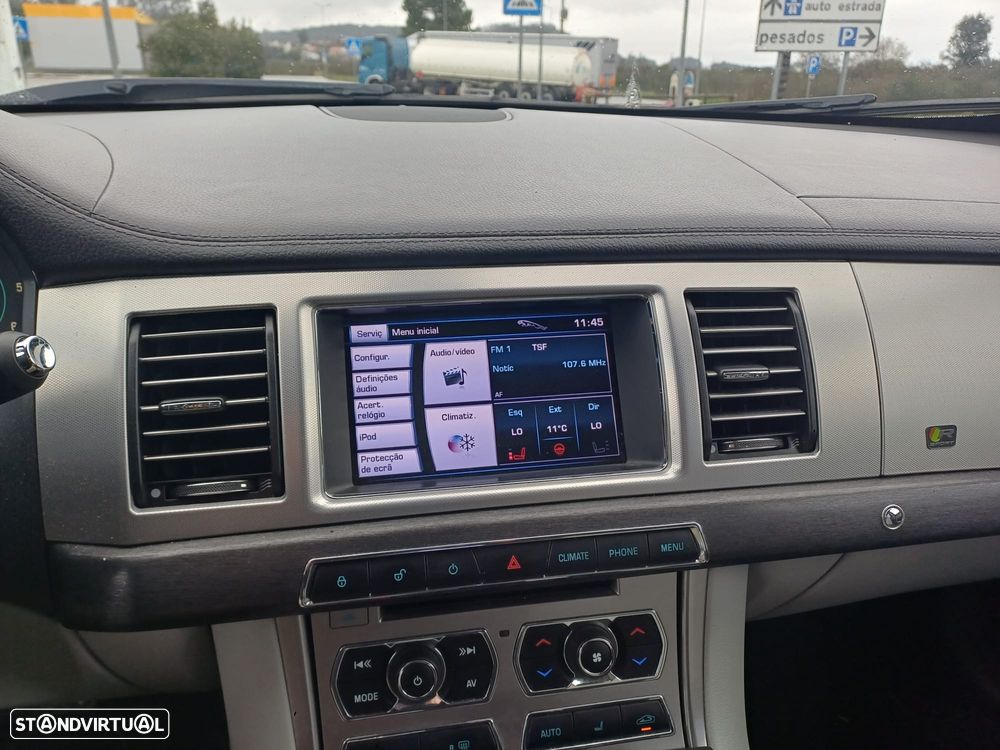 Jaguar XF 3.0 D V6 S Portfolio 159g - 7