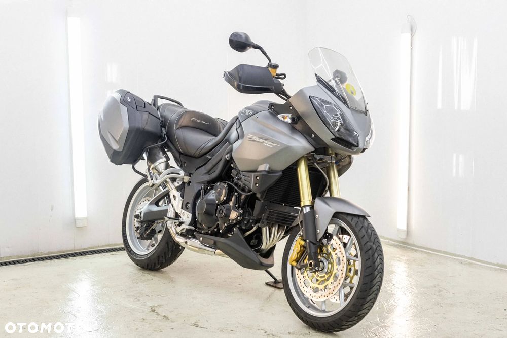 Triumph Tiger - 5