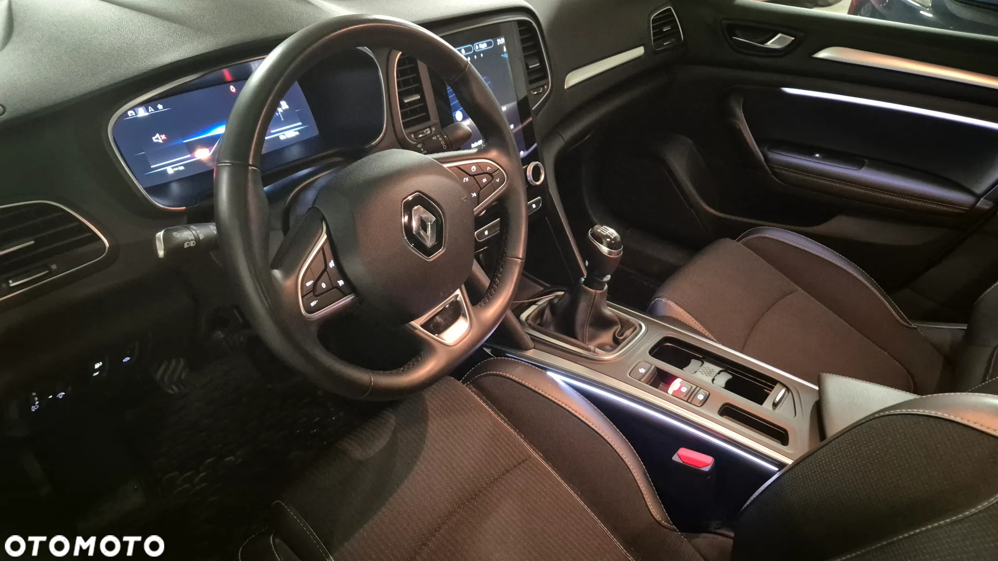 Renault Megane 1.3 TCe FAP Intens - 17