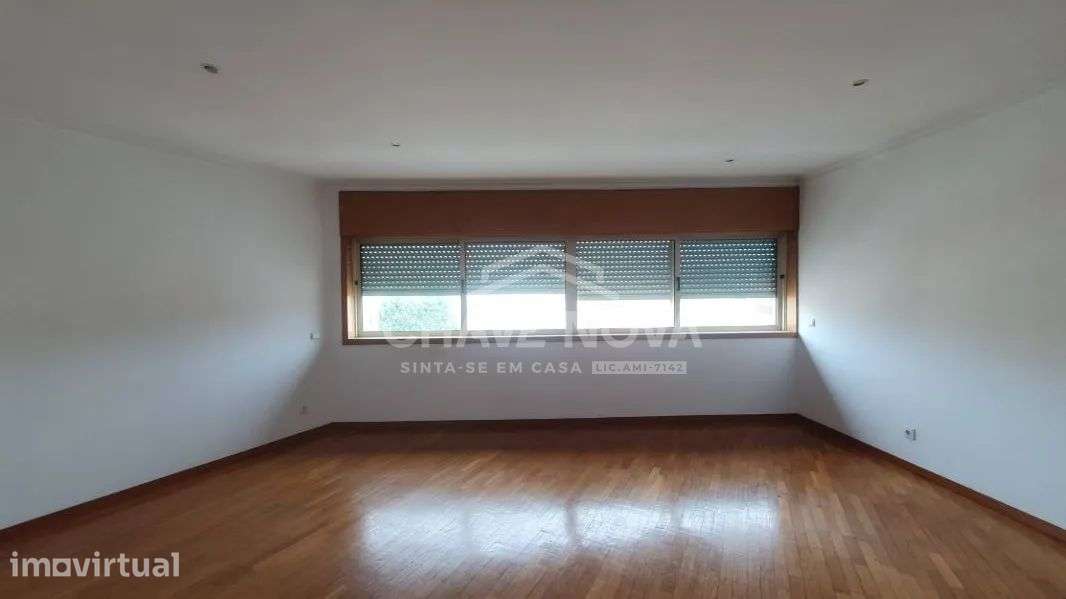 T3 c/ Lugar de Garagem e Arrumo em Rio Tinto - Grande imagem: 5/9