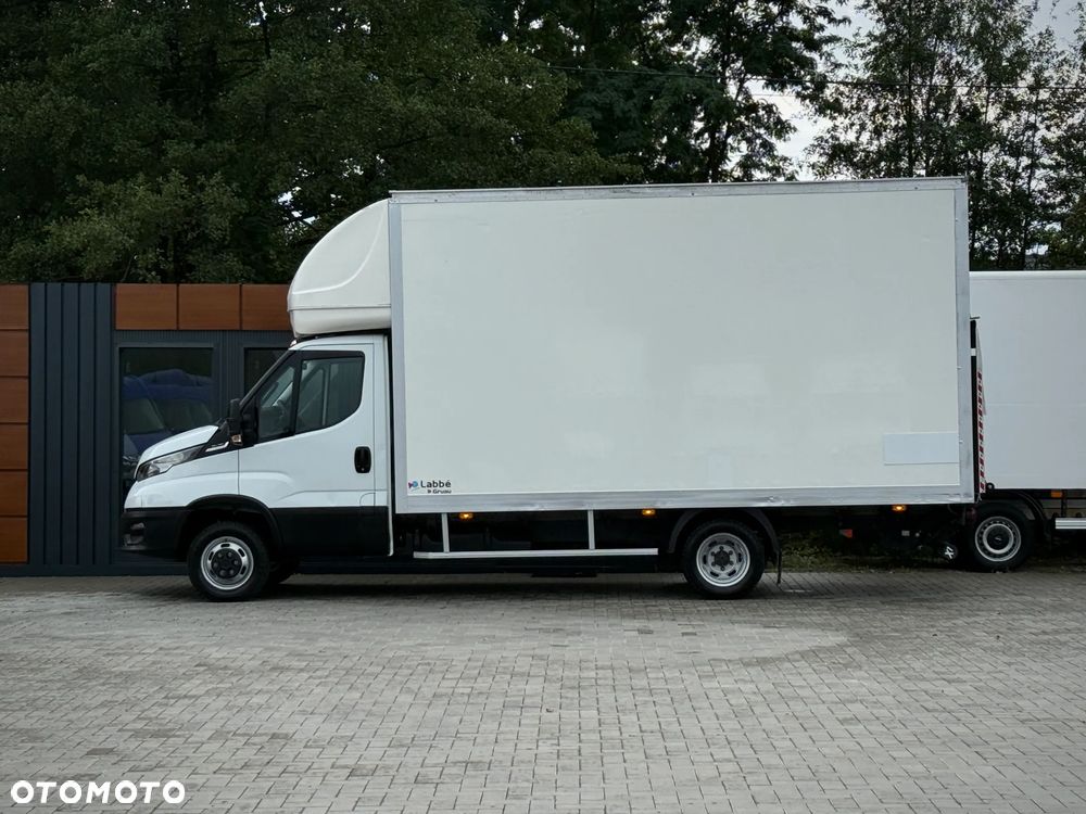Iveco Daily 35C18 3.0 HPI 180KM / 2023 Rok Produkcji / Kontener 4,7m + Winda 750KG / Automat Hi-Matic / ZAREJESTROWANY W PL - 17