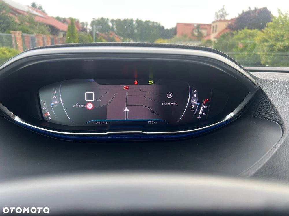 Peugeot 5008 1.5 BlueHDI Allure S&S - 22