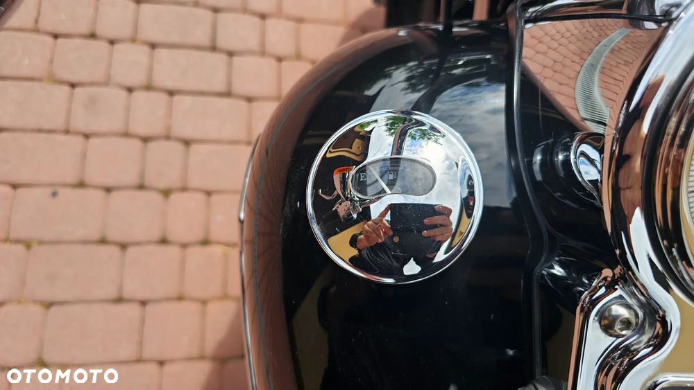 Harley-Davidson Dyna Super Glide - 38