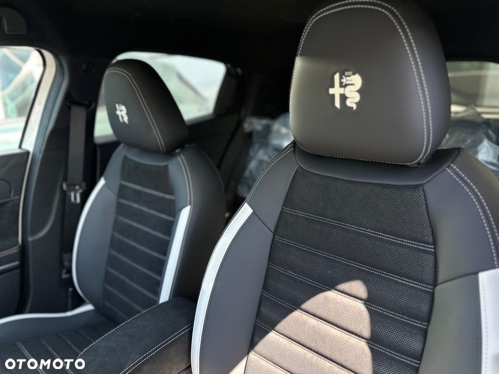 Alfa Romeo Junior 1.2 mHEV Sport Speciale eDCT - 5