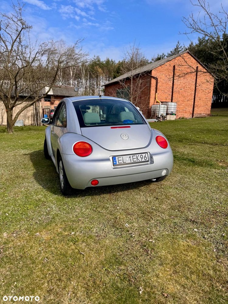 Volkswagen New Beetle 1.6 - 4