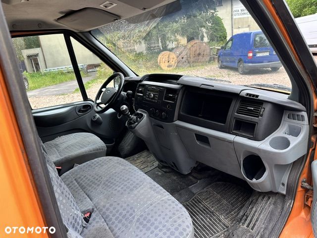 Ford Transit - 11