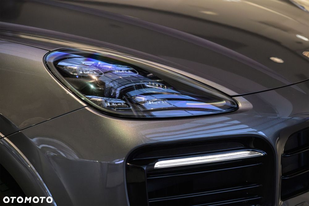 Porsche Cayenne - 22