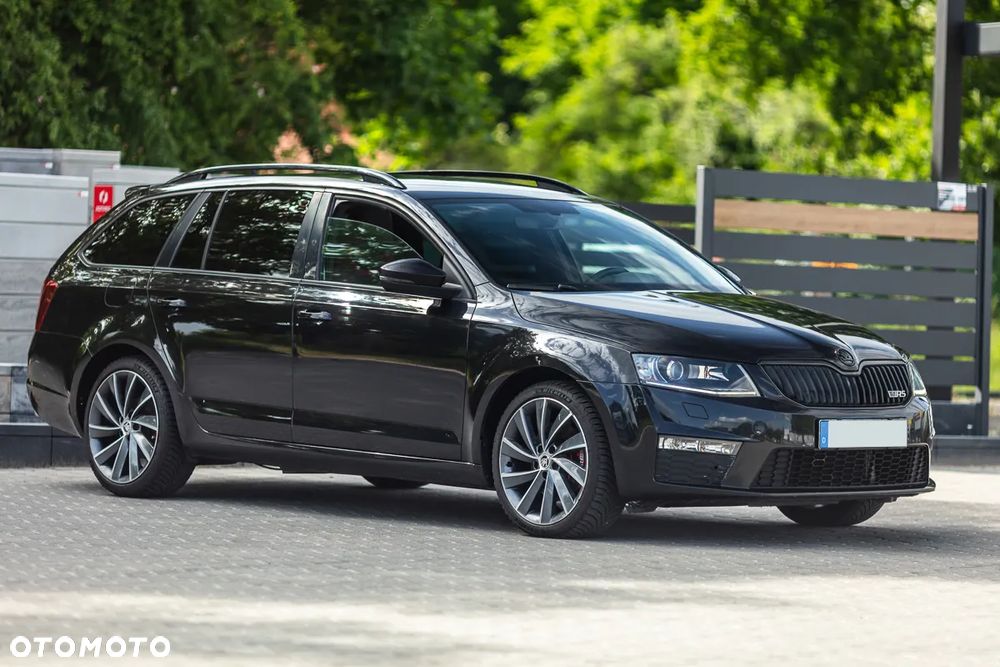 Skoda Octavia 2.0 TDI DSG RS - 1