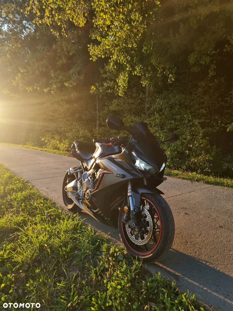 Honda CBR - 2