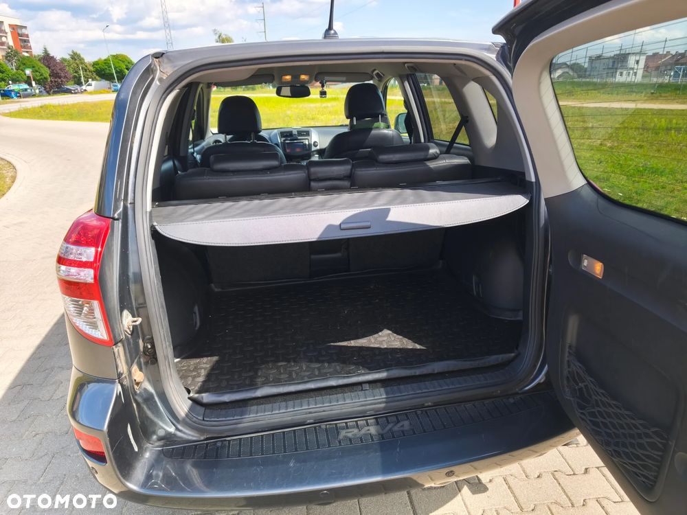 Toyota RAV4 - 6