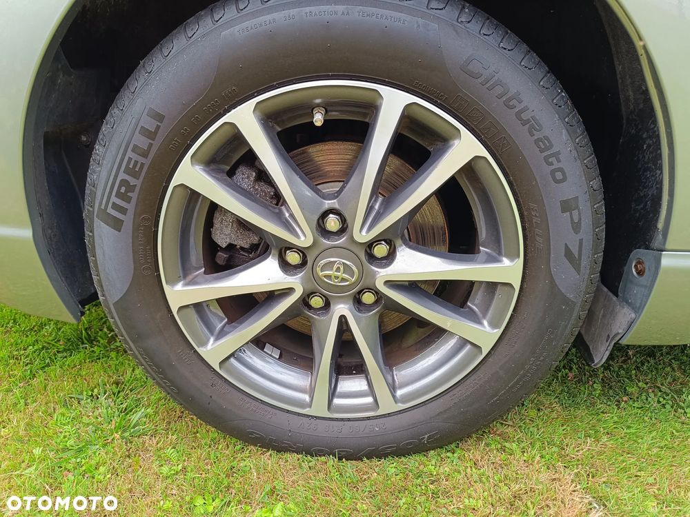 Toyota Avensis 2.0 D-4D Edition (2014) - 19