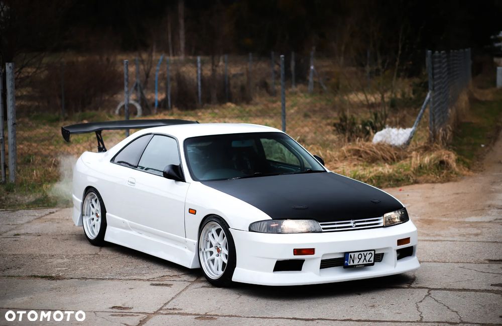 Nissan Skyline - 2