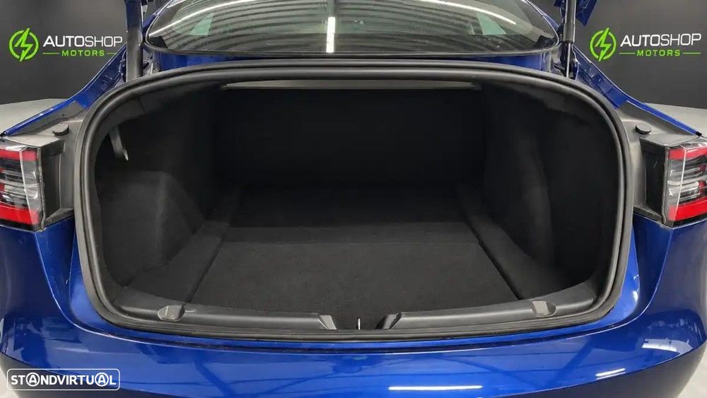 Tesla Model 3 - 7