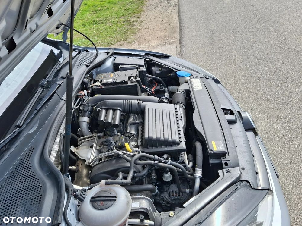 Volkswagen Golf 1.2 TSI BlueMotion Technology Comfortline - 31