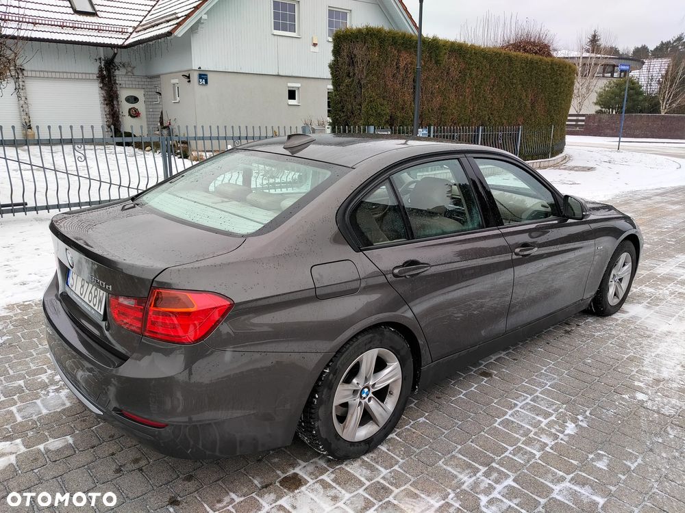 BMW Seria 3 320d Blue Performance Modern Line - 5