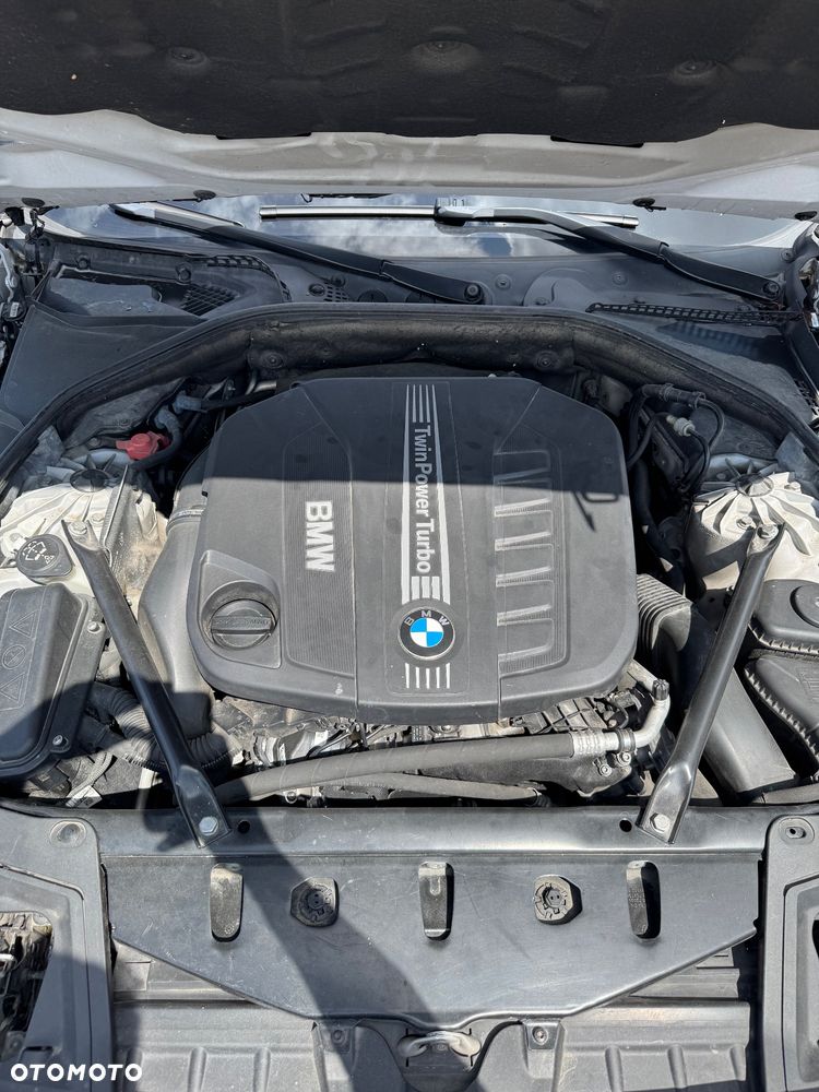 BMW Seria 5 530d xDrive - 17