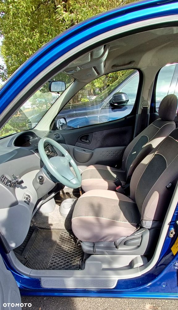 Toyota Yaris Verso 1.3 Luna - 8