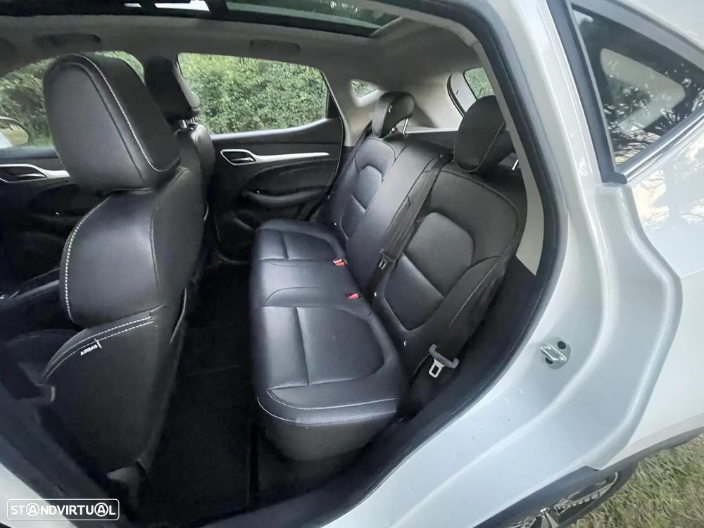 MG ZS Luxury - 16