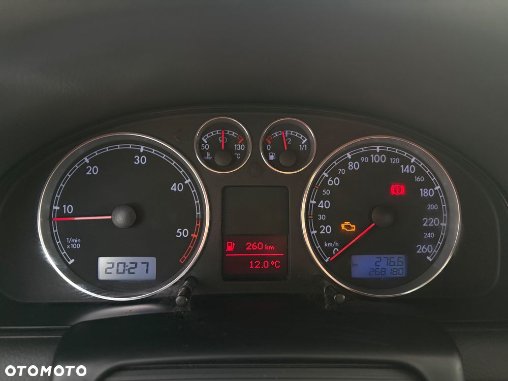 Volkswagen Passat 1.9 TDI Comfortline Family - 9