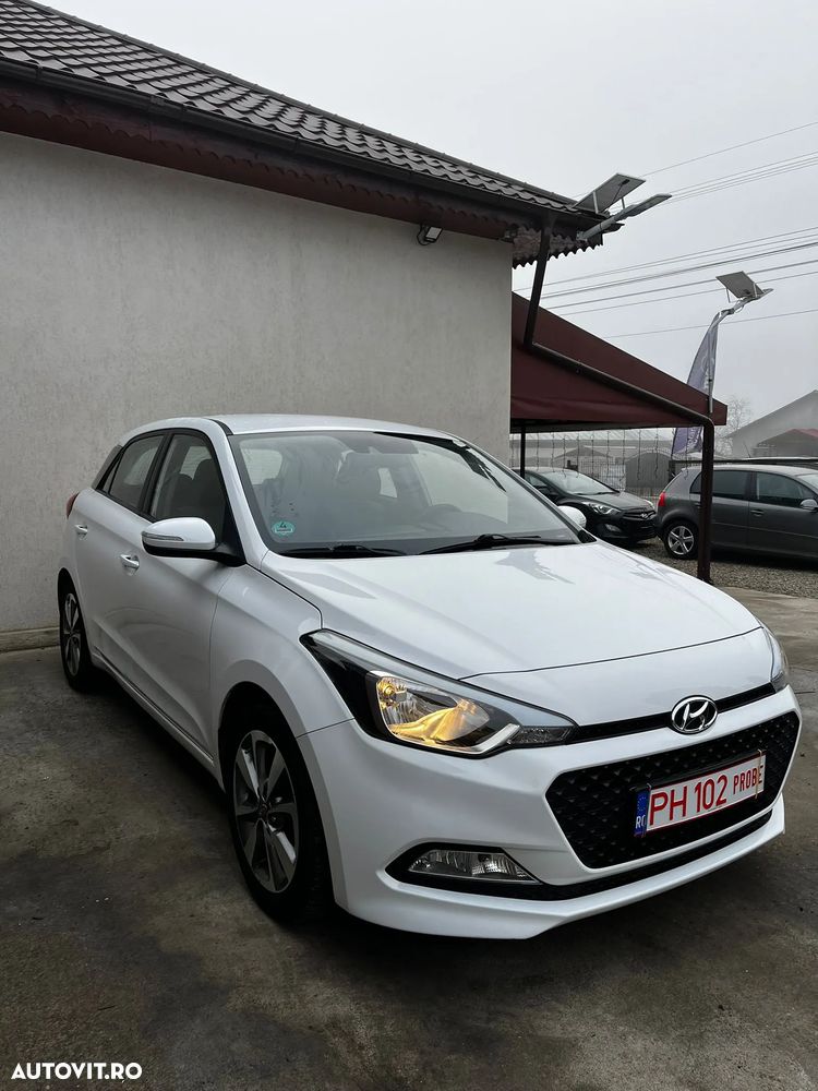 Hyundai i20 1.2 Intro Edition - 1