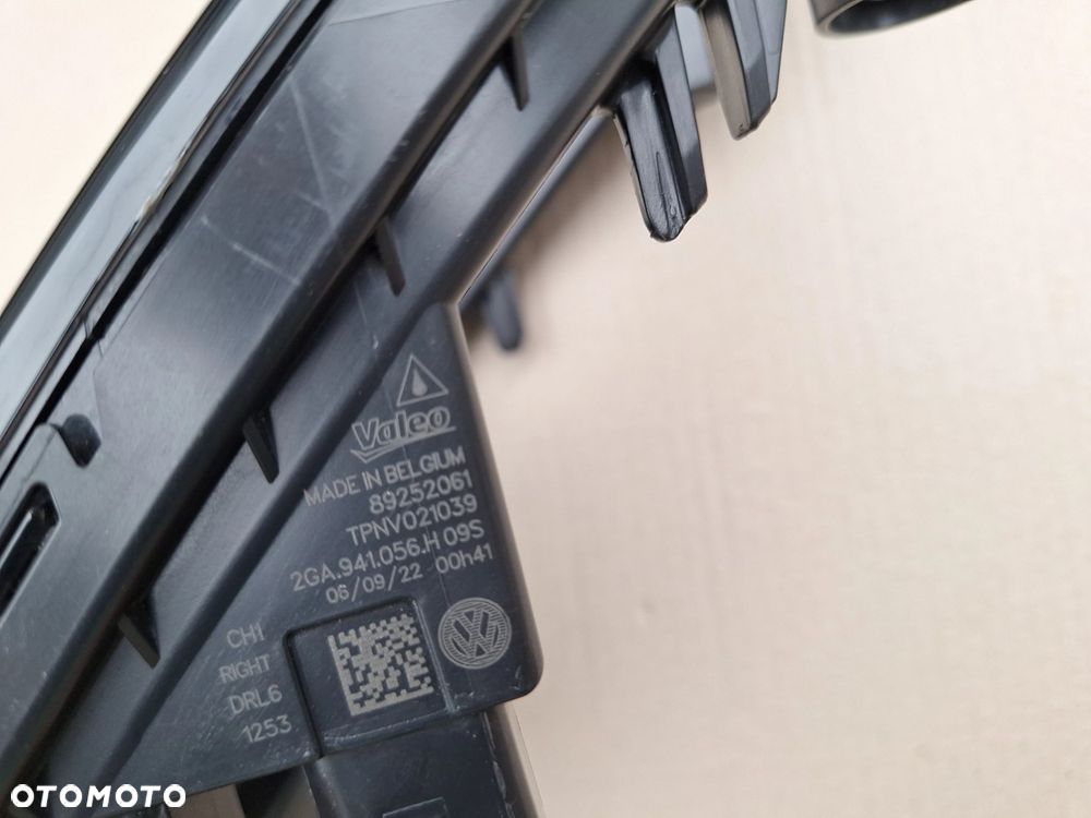 VW T-ROC LIFT 22- 2GA ORYGINAŁ KIERUNKOWSKAZ CAŁA LAMPA LED DRL DO JAZDY DZIENNEJ PRAWA 2GA941056H - 10