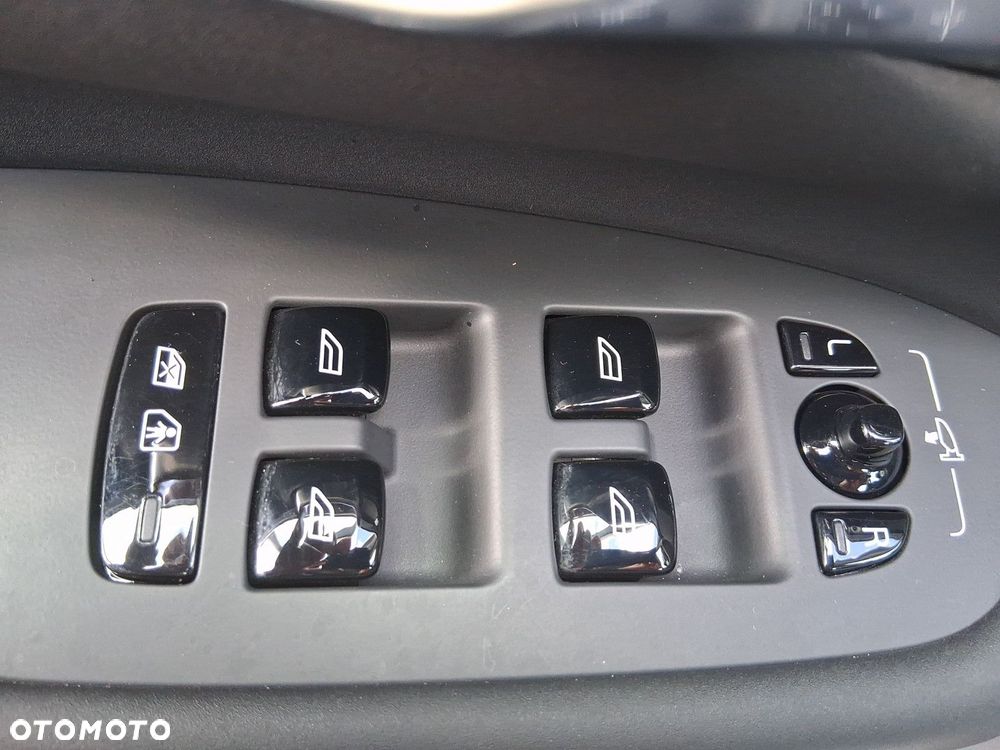 Volvo XC 90 - 23