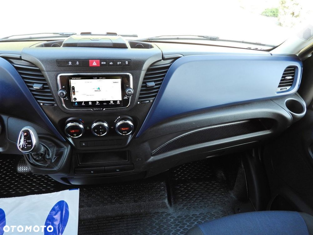 Iveco DAILY 35S18 PLANDEKA 8 PALET WEBASTO TEMPOMAT NAWIGACJA LEDY AUTOMAT HI-MATIC KLIMATYZACJA  180KM - 32