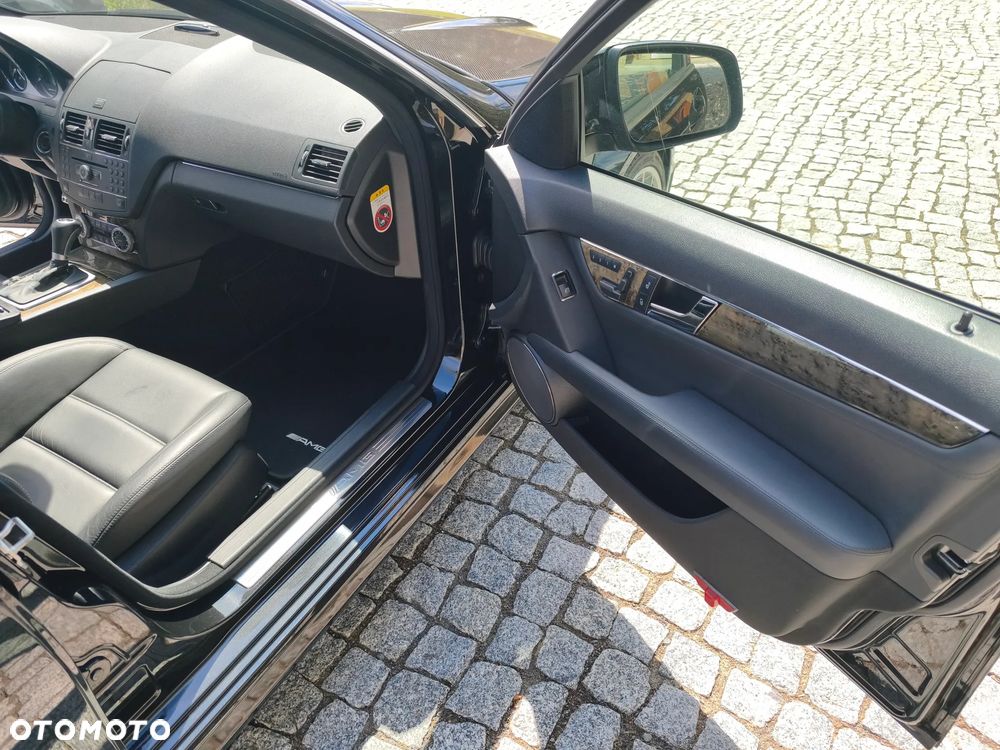 Mercedes-Benz Klasa C 63 AMG 7G-TRONIC SPORT EDITION - 29