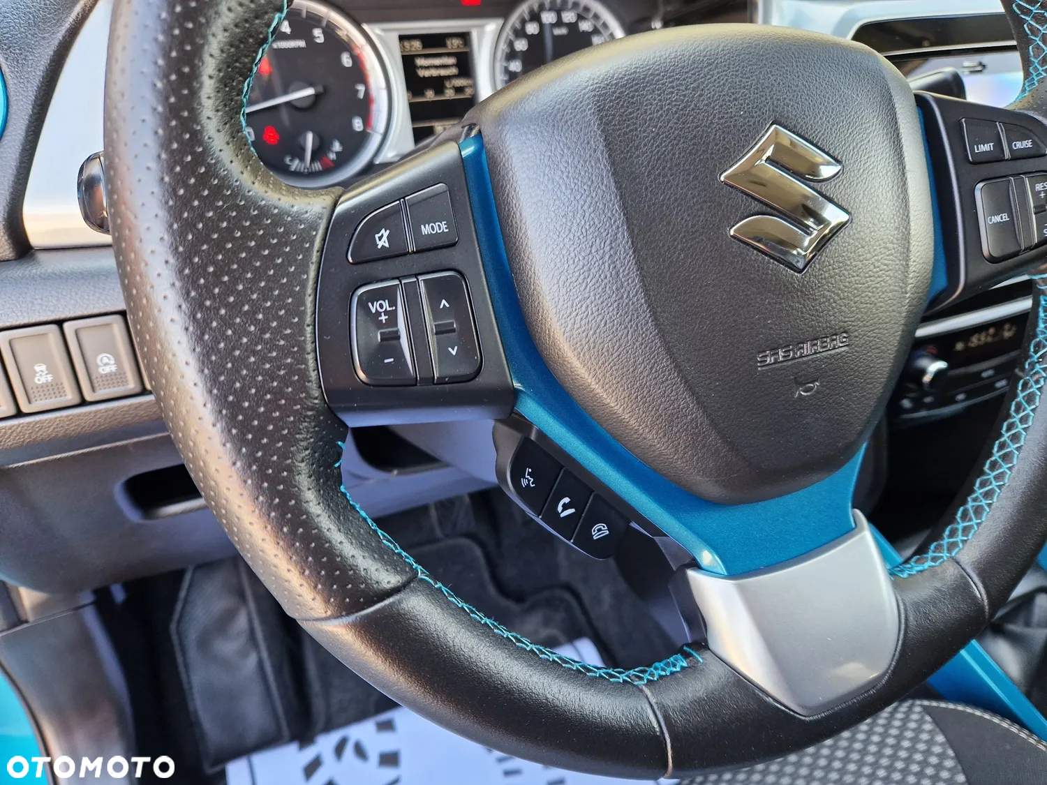 Suzuki Vitara 1.6 Premium 2WD - 28