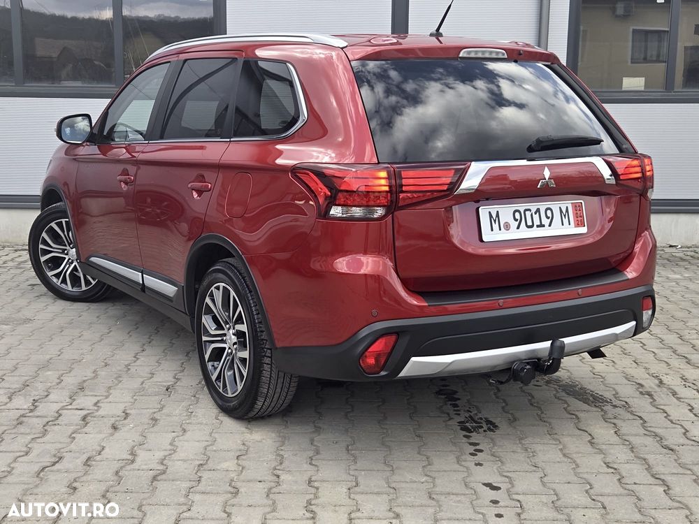 Mitsubishi Outlander 2.2 DI-D 4WD Automatik Diamant Edition+ - 11