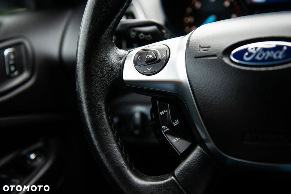 Ford Kuga 2.0 TDCi 4x4 Titanium - 38