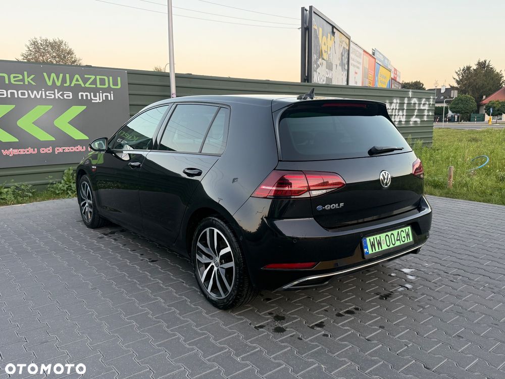 Volkswagen Golf - 24