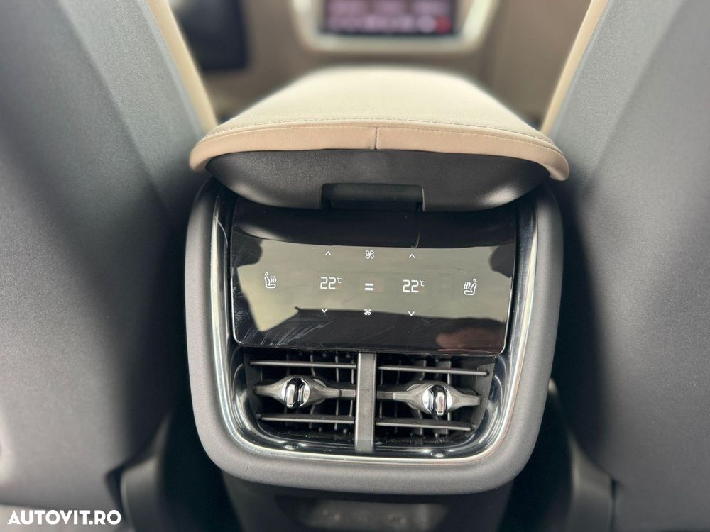 Volvo EX90 - 35