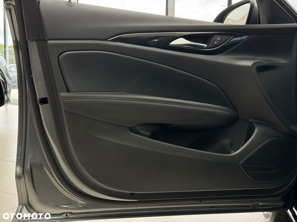 Opel Insignia 1.5 T Innovation S&S - 12