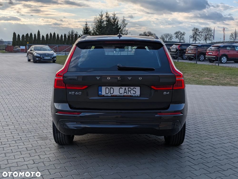 Volvo XC 60 B4 B Essential - 12