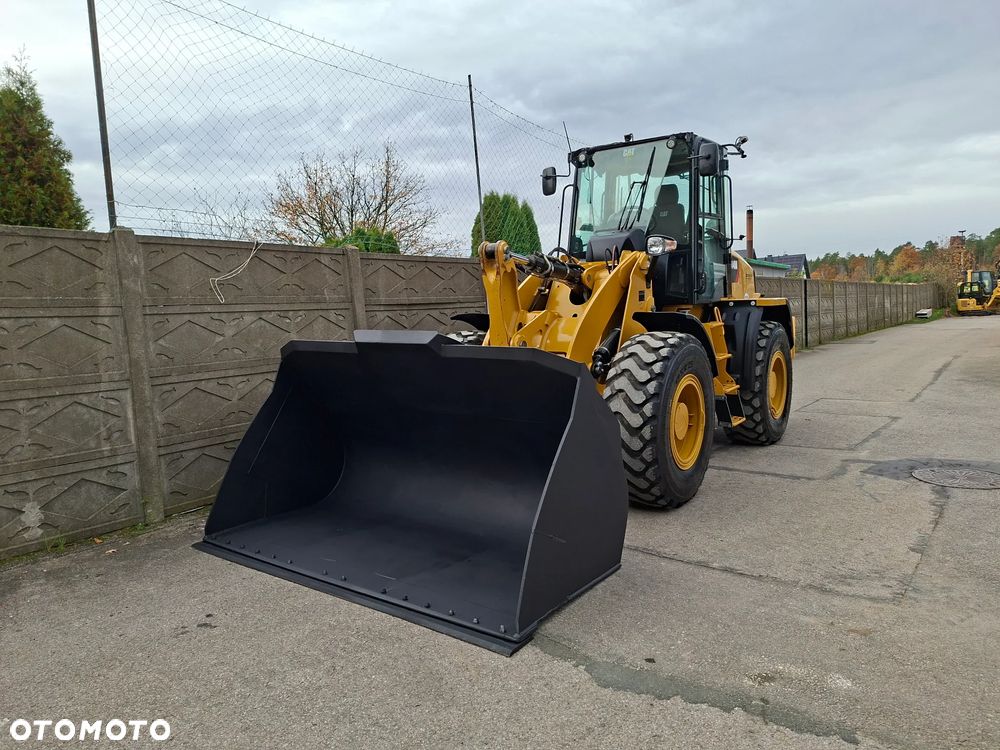 Caterpillar CAT 914 M - 2