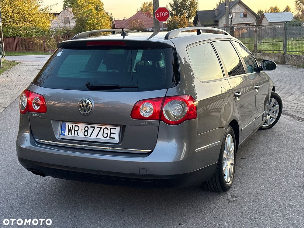 Volkswagen Passat 2.0 TDI DPF Sportline - 24