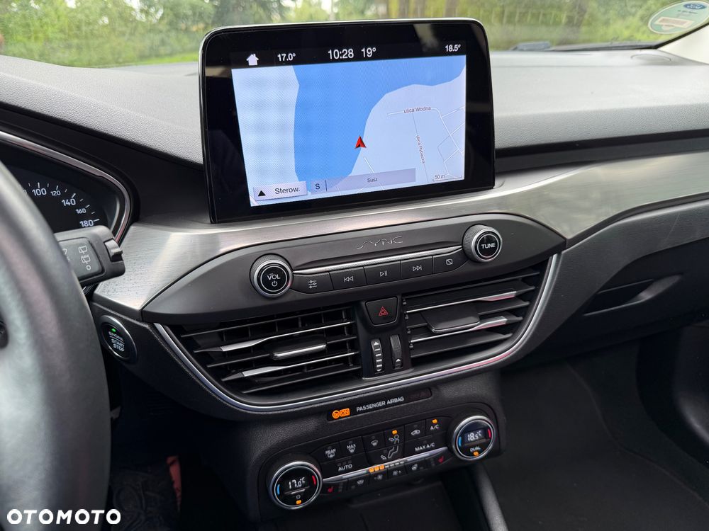 Ford Focus 1.0 EcoBoost STart-Stopp-System TITANIUM X - 17